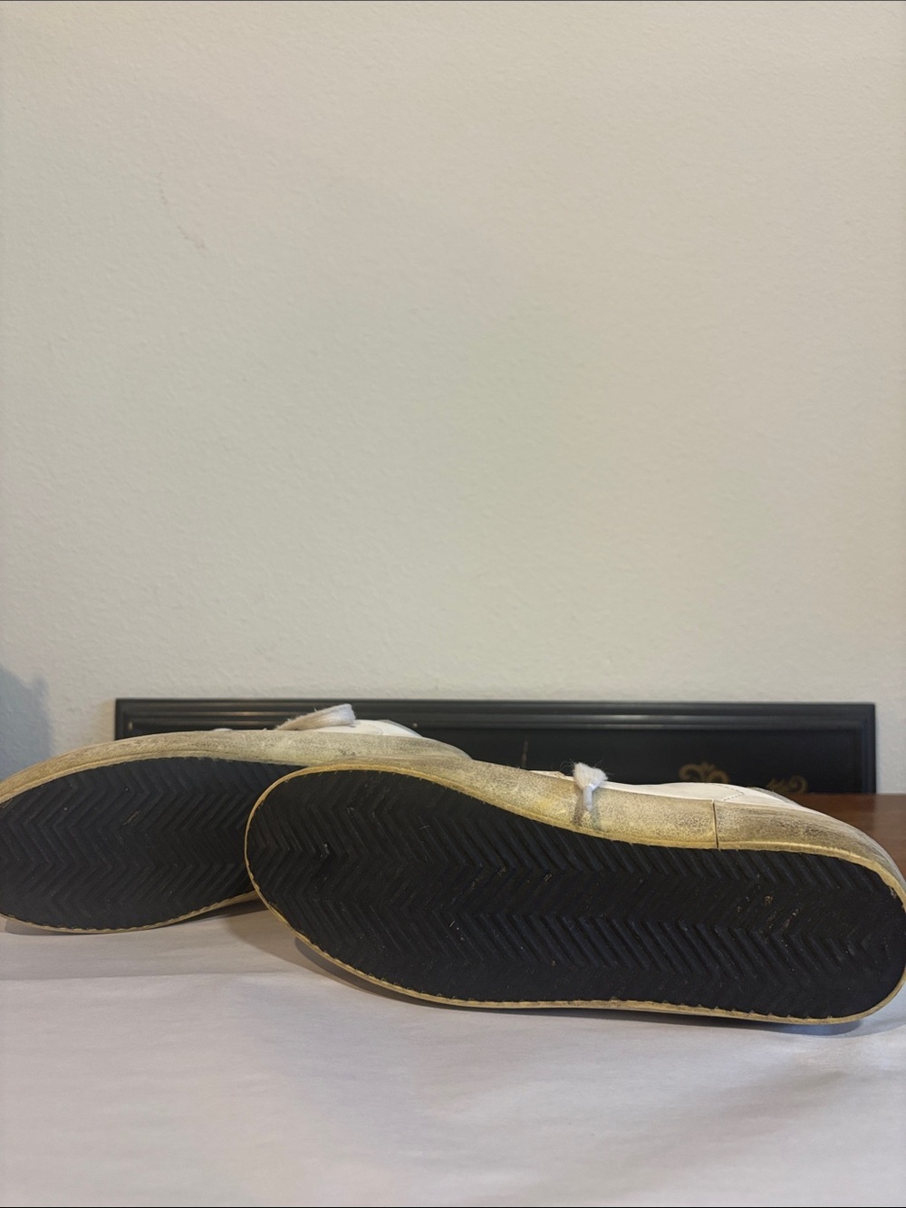 White Golden Goose Sneakers with Pink And Gold - Picture 5 of 5